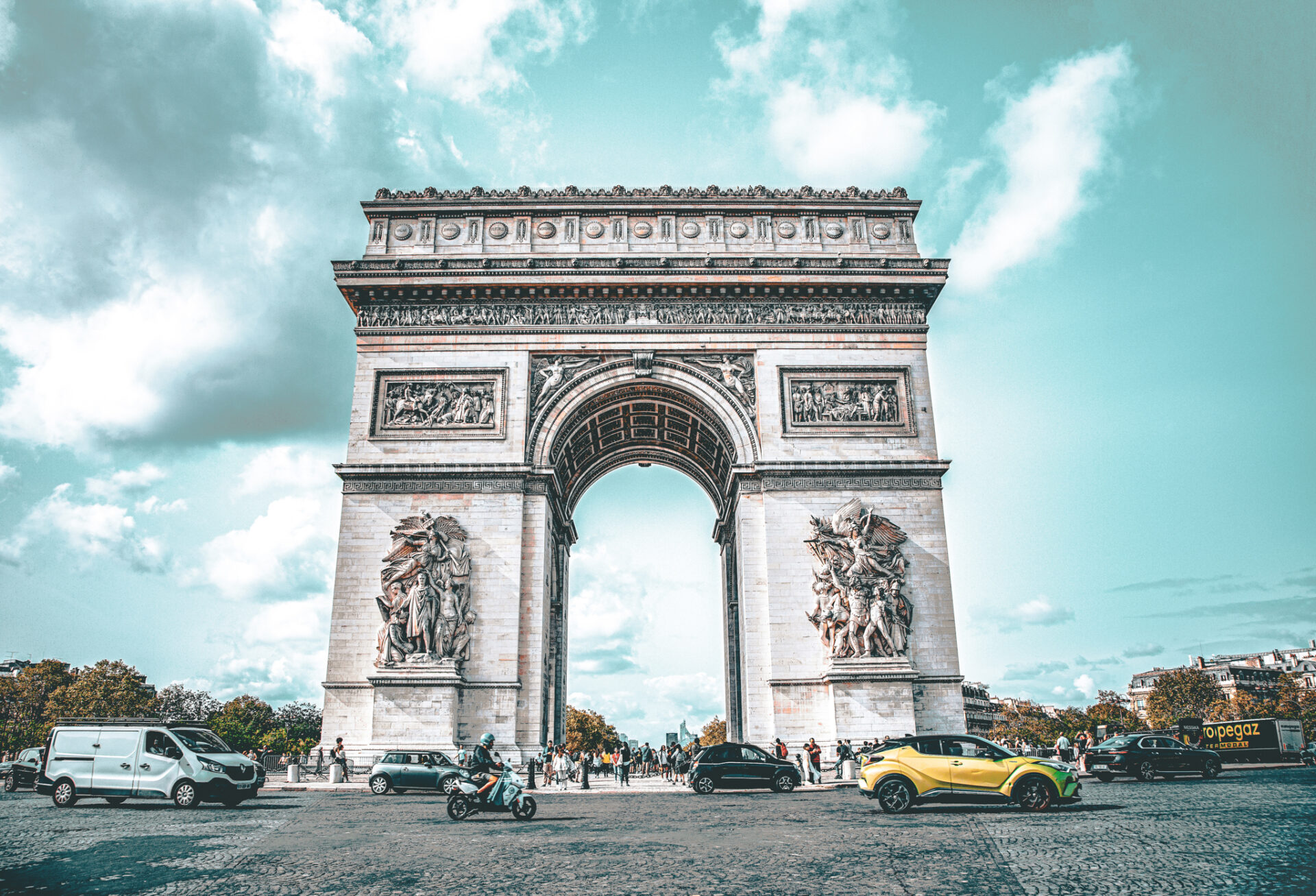 12 - Arc de Triomphe